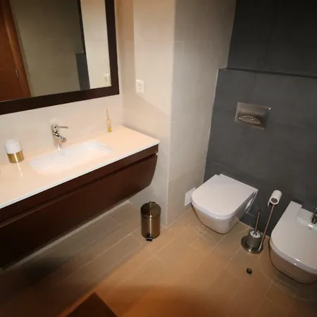 Apartment T2 Rocha Prime Seafront *