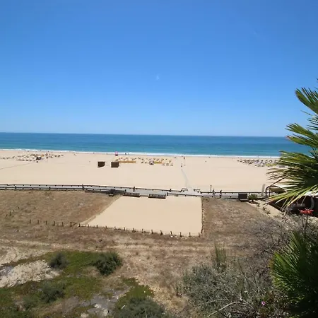 T2 Rocha Prime Seafront Apartment Portimao